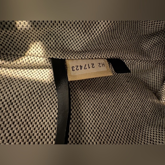 Dooney & Burke Small Gray & Black Signature Logo Handbag 8.5”x3”x5” - Picture 10 of 15